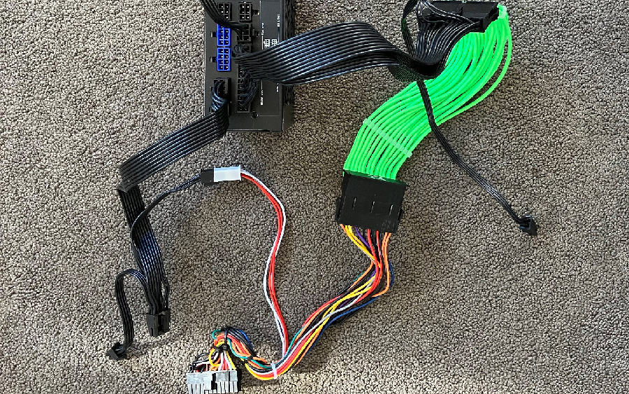 1) Connect the ATX to G4 cable to the power supply, and the ATX extension to the ATX to G4 cable.